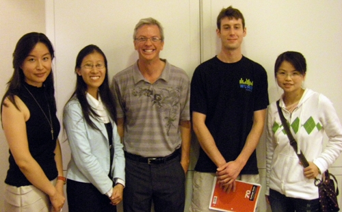 Umass_Knight_Ding_web.jpg - Dr. Kevin Knight's Visit   (Wei, Jue, Kevin, Max, Siyi)