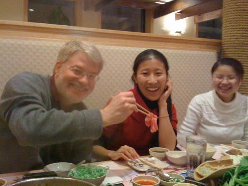 happy_ladies_II.JPG - Happy Ladies (Jeff is serving :)  (Dr. Jeff Offutt's Visit)